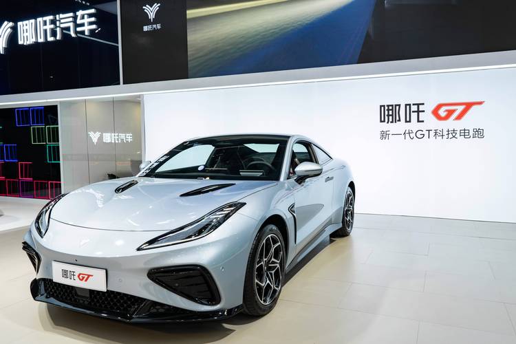 东莞莞城区万盛耀企业管理咨询哪吒汽车在智能汽车领域的表现，领途汽车在新能源汽车市场中的影响力